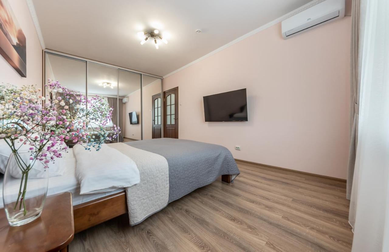 Apartament Осокорки Русовой 3 Kijów Zewnętrze zdjęcie